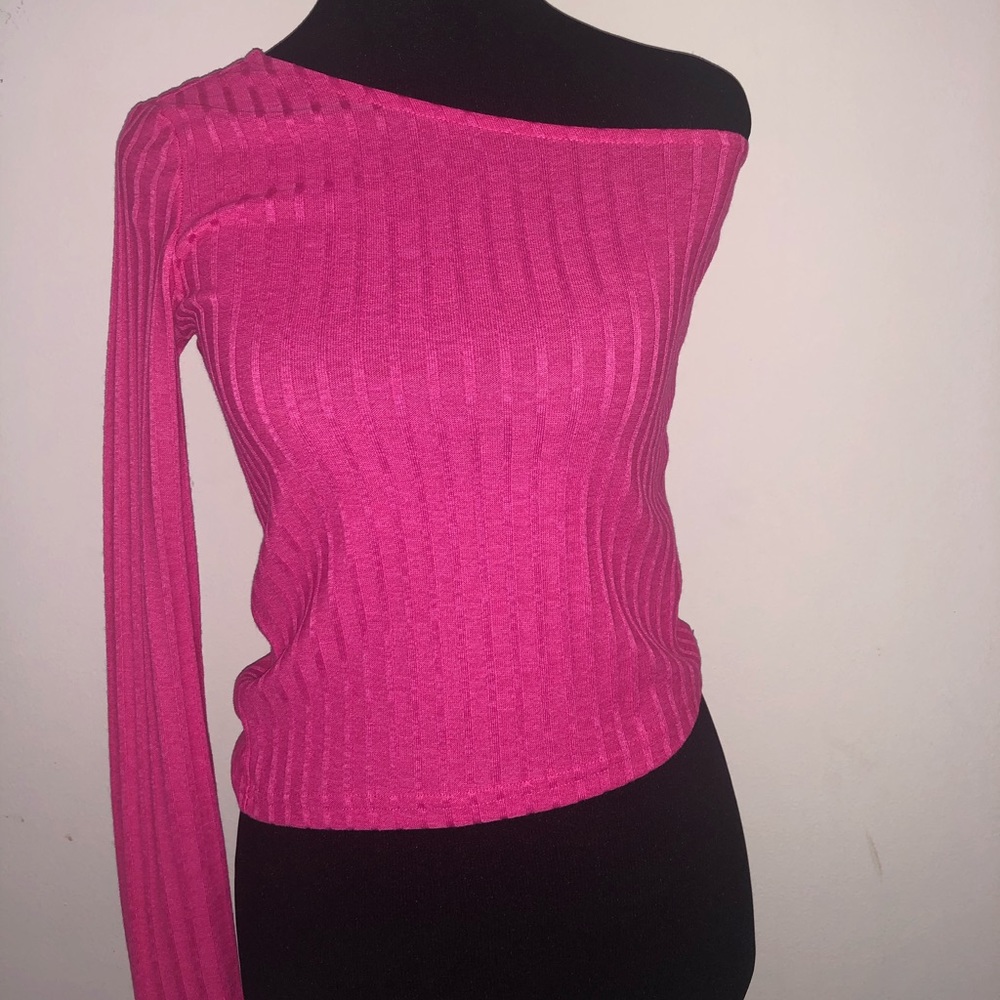 One shoulder top